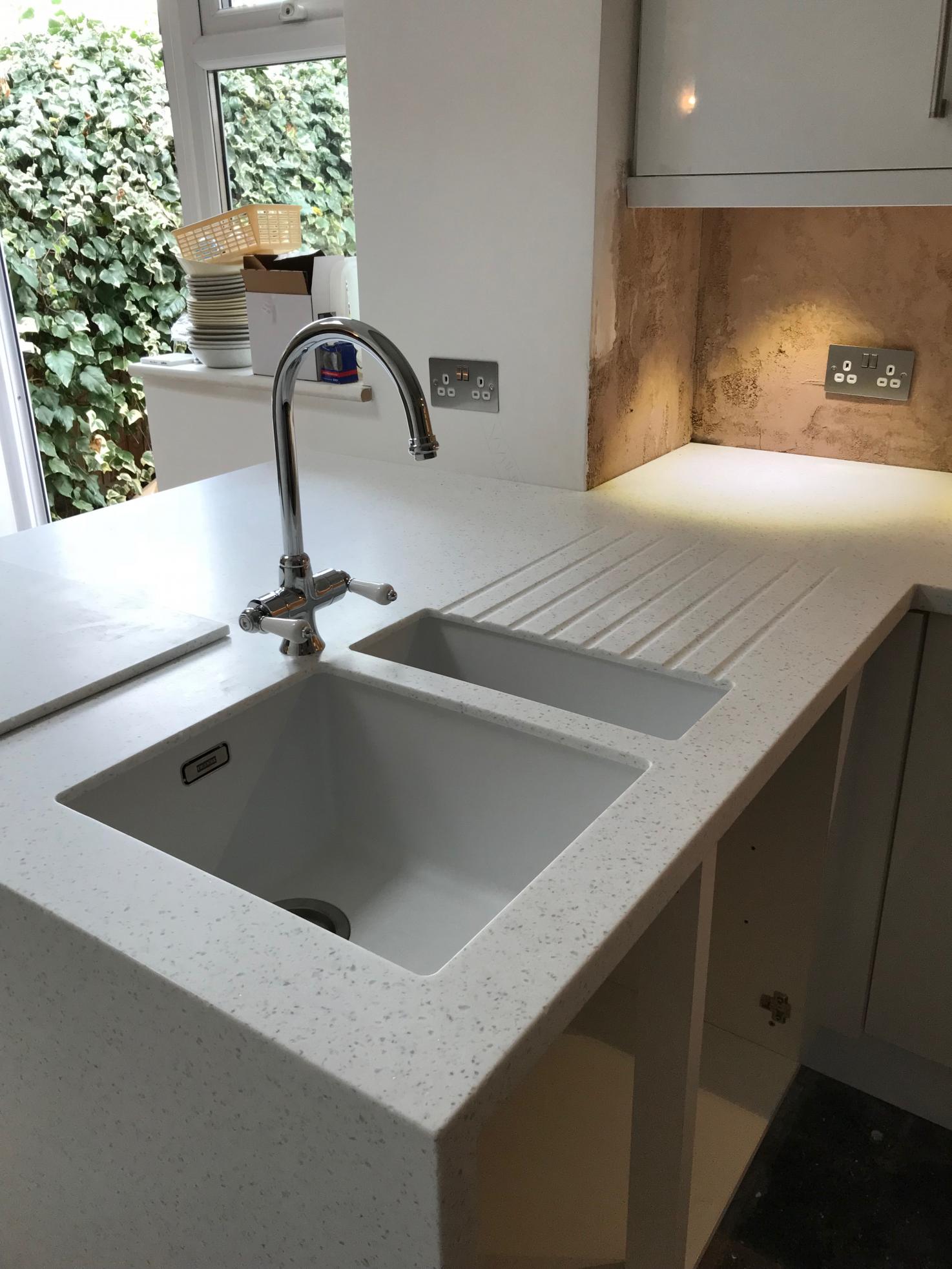 HI-MACS HI-MACS Alpine White kitchen worktop (2)